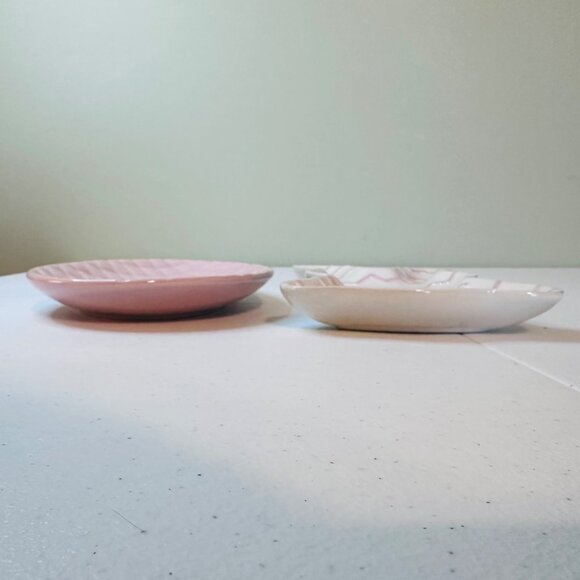 Set of Easter plates serving dishes pink and white Easter bunny Easter Egg decor - Picture 5 of 11